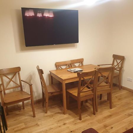 London Luxury 3 Bedroom Flat 1Min Walk From Underground, With Free Parking Sleeps X10 외부 사진